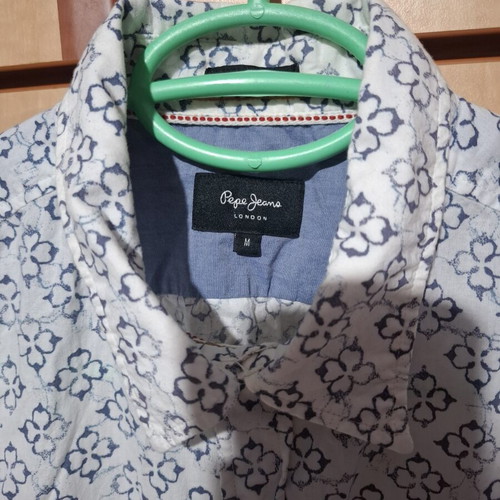 Pepe Jeans short sleeve shirt like new, white with blue pattern, size M