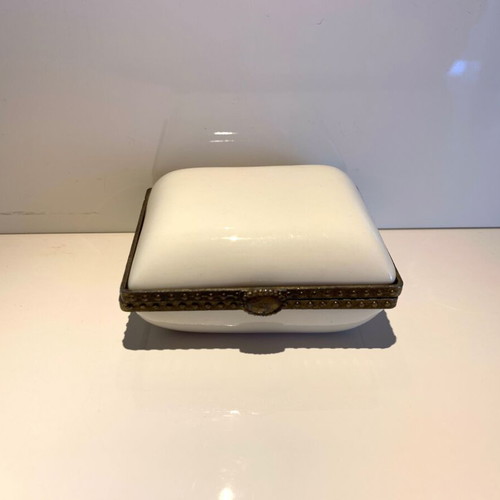 Porcelain storage box used - mini jewelry box