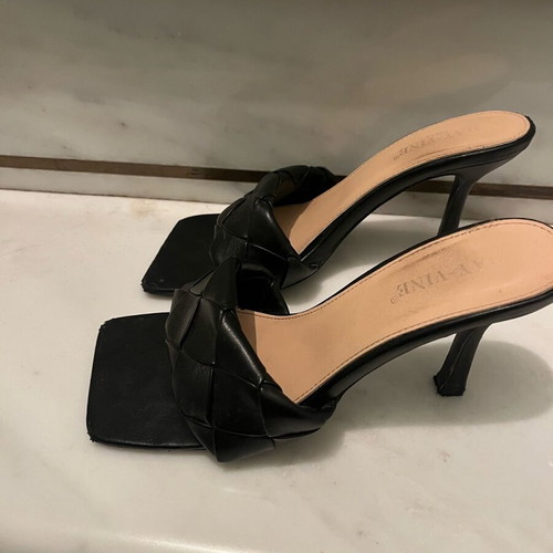 Black heels used, size 39, very good condition