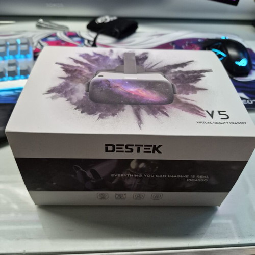 Destek VR Headset like new with controller for mobile