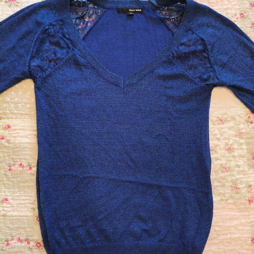 Blouse with lace details blue like new, size M