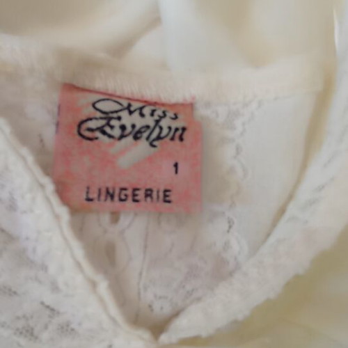 Miss Evelyn set robe and nightgown like new, sugar color