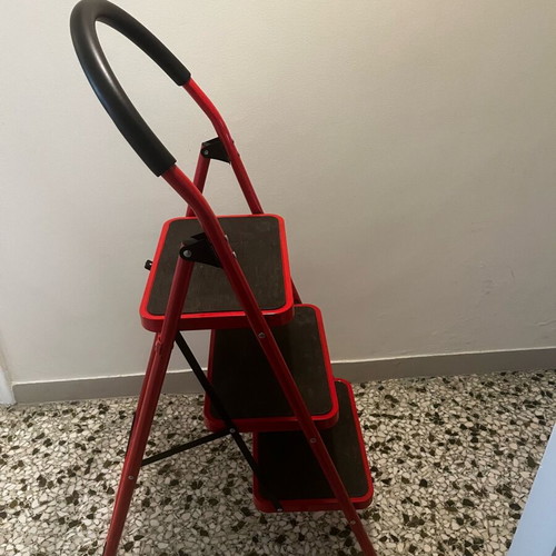 Iron ladder with 3 steps like new