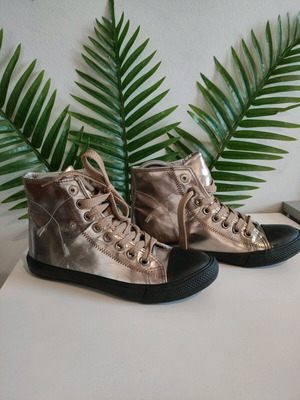 B&S Sneakers gold-silver like new, size 38
