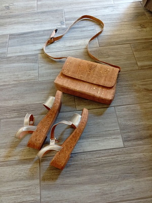 Ugg Australia leather gold platform sandals with Yfos cork bag gift