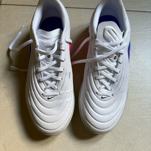 Nike football shoes new, size 41, white with studs