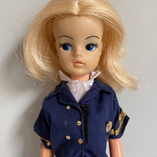 Vintage Sindy Pedigree doll used for repair or parts