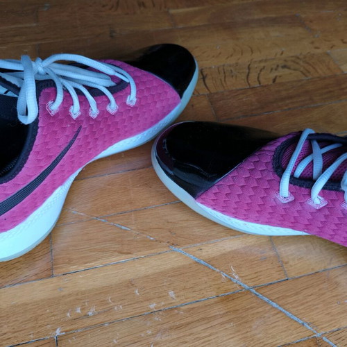 Nike Air LeBron James Witness 3 basketball shoes, size 47, pink and white