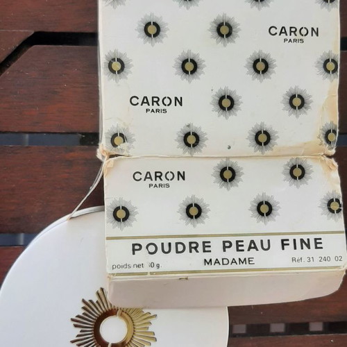 Poudre Peau Fine Caron Paris Madame new, collectible item