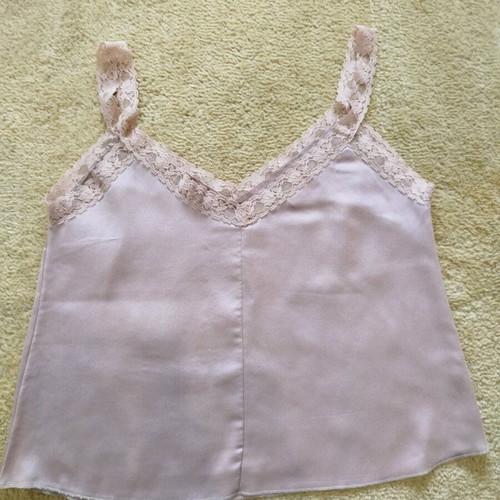 Reline satin top used, salmon color, size M-L