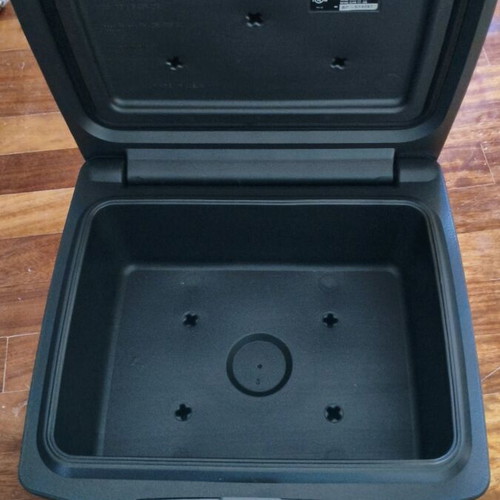 Sentry Safe Firesafe Waterproof Safe Chest like new with 2 keys