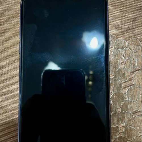 iPhone 11 like new 64GB with 93% genuine Apple battery