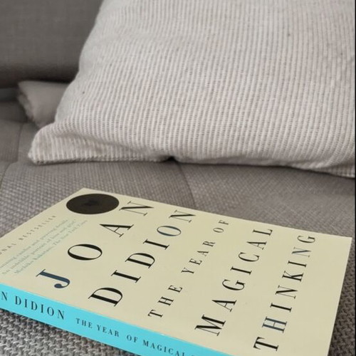 The Year of Magical Thinking by Joan Didion like new, English