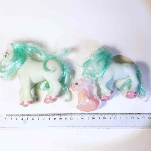 Pony plastic toy set used, ponies