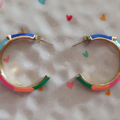 Striped multicolor hoop earrings made of steel like new