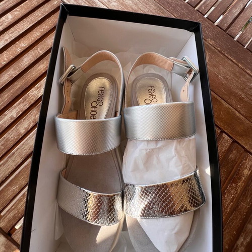 Feng Shoe sandals new, genuine leather natural suede, silver 37.5