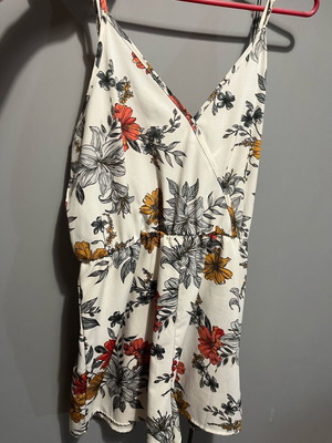 Ολόσωμο σορτσάκι από σειν, νούμερο S-M, σαν καινούριο