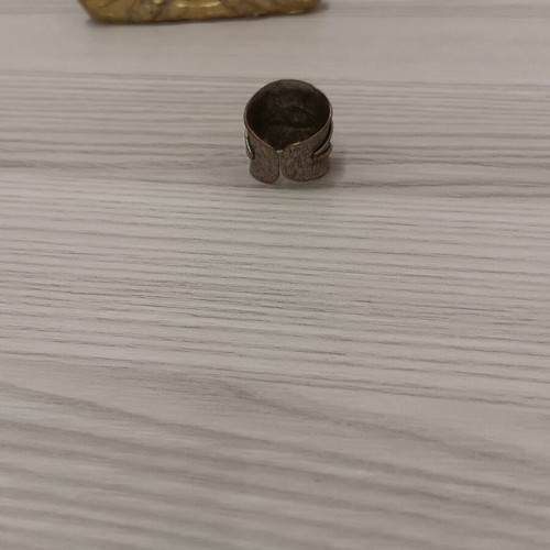 Ethnasia ring like new, openable, made of brass