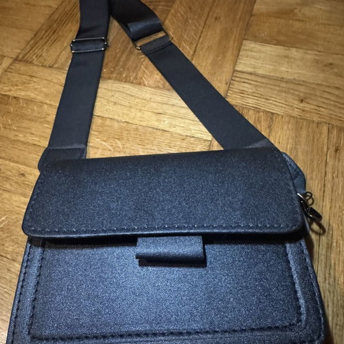 Black shoulder bag like new, can be used as handbag