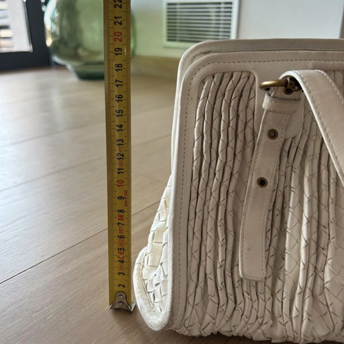 Bottega Veneta white leather shoulder bag used