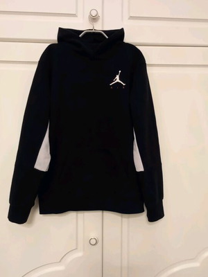 Jordan hoodie like new, black with hood