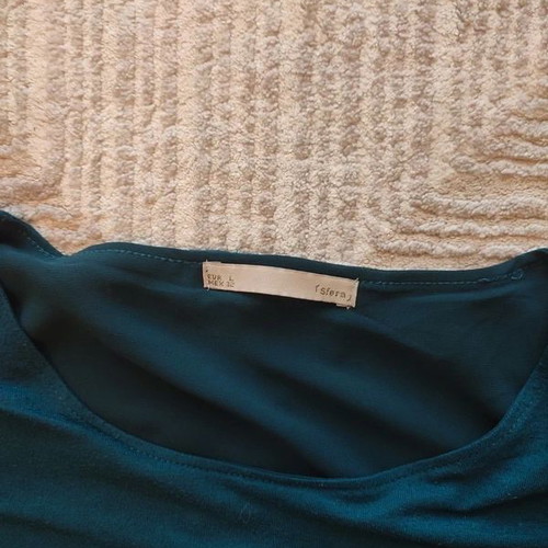 Sfera blouse size L like new, green, layering design
