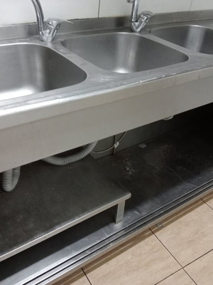 Ladza sink in excellent condition