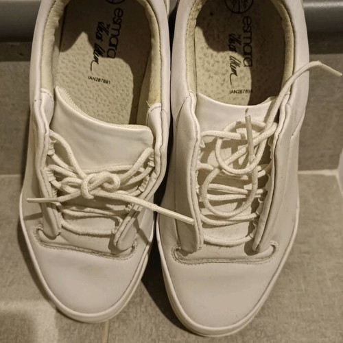 Sneakers athletic white shoes like new, size 38