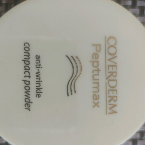 Compact powder Coverderm Peptumax new anti-aging product