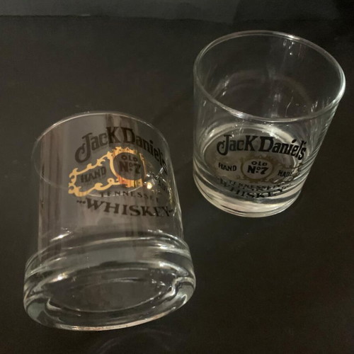 Set of 2 whiskey glasses with Jack Daniel's logo like new