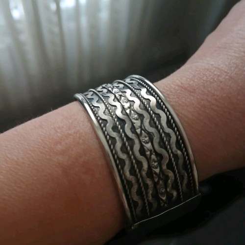 Vintage silver-plated bracelet like new, does not tarnish