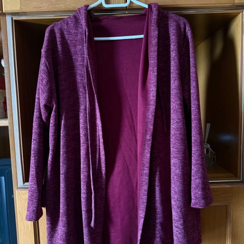Knitted burgundy cardigan with hood new without buttons or zipper