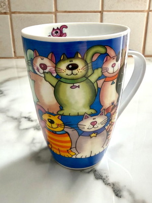 Large porcelain mug with cat design like new