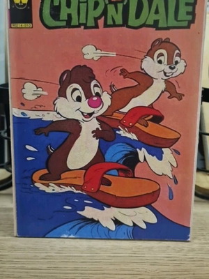 Wooden Chip n Dale decorative plaque like new 13×18 cm