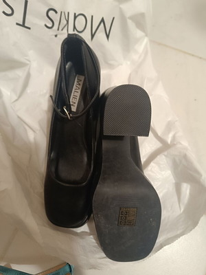 Black shoes size 39 new without box