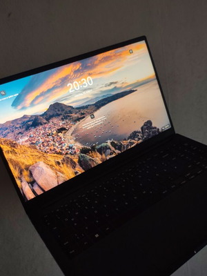 Samsung Galaxy Book 2 15.6” laptop like new, i5-1235U, 8GB RAM, 256GB SSD