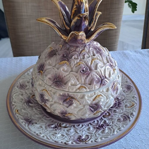 Glass decorative pineapple used