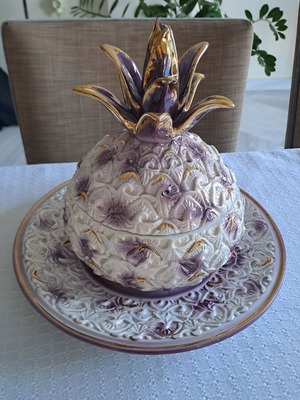 Glass decorative pineapple used