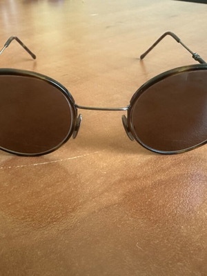 Vintage metal sunglasses with black frame like new