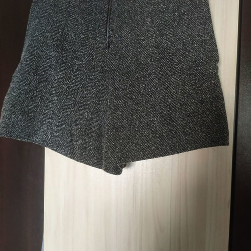 Skort used size 34 with gold zipper