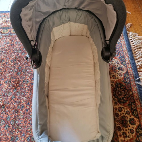 Hauck 3-in-1 stroller system like new, gray-black