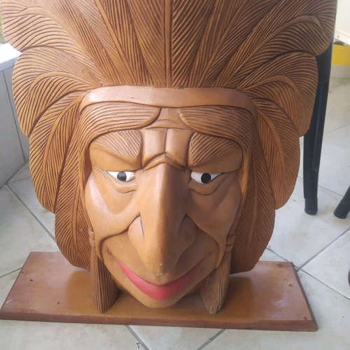 Decorative Indian head used, made of wood