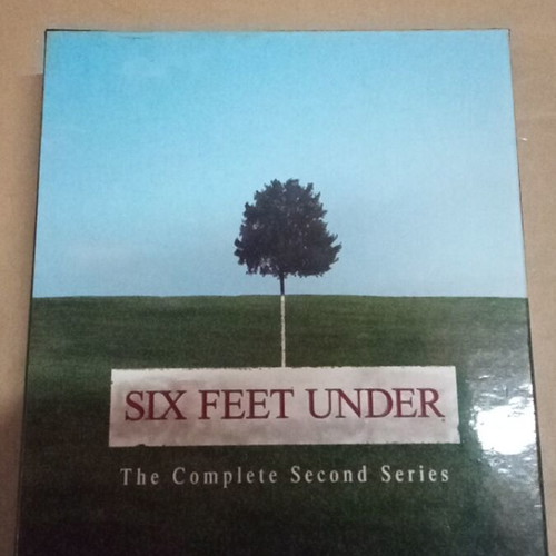 Six Feet Under The Complete Second Series DVD like new with subtitles