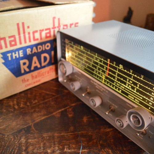 Hallicrafters S-107 receiver like new, made in 1960