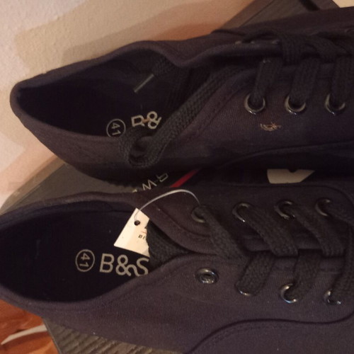 Black canvas shoes size 41