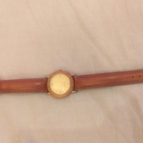 Unisex vintage wristwatch with wooden case like new