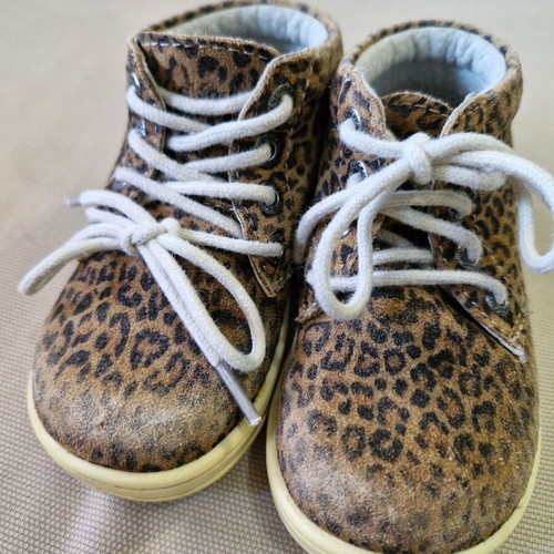 Kickers girls short boots size 22 used, brown and black