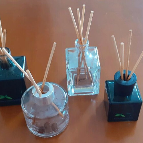 Jars for liquid room fragrance 4 pcs like new