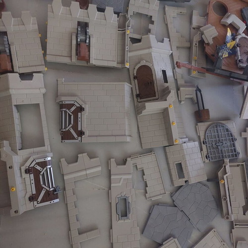 Playmobil Novelmore Fortress used, for 8 years old