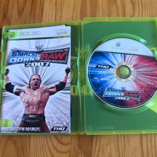Smackdown vs Raw 2007 Xbox 360 game like new, action fighting